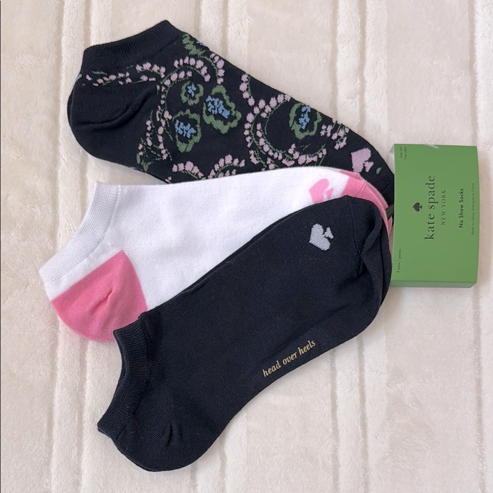 Kate Spade Floral and Solid Ankle No Show Socks - Black, White,Blue